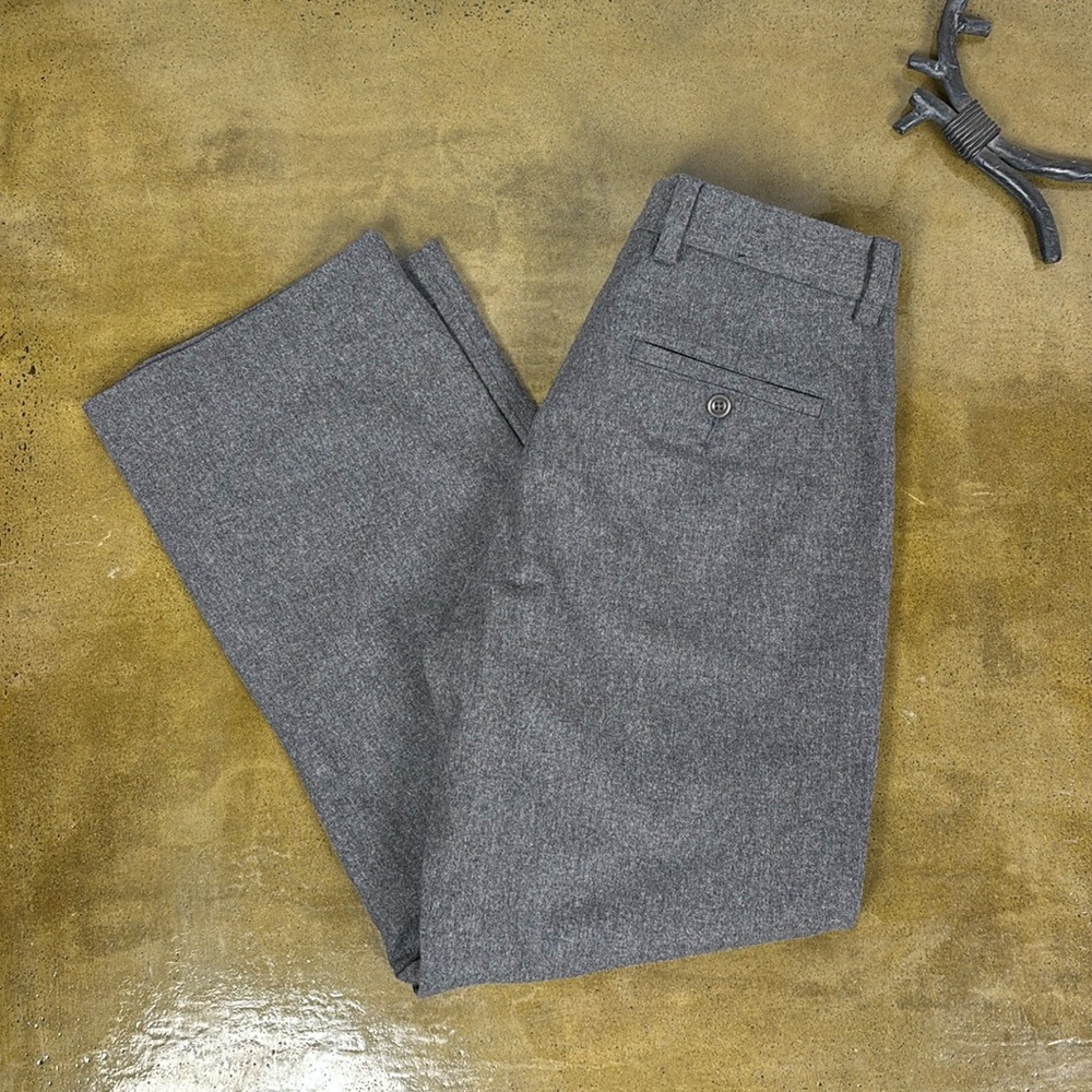 NWOT Banana Republic Dawson Relaxed Rapid
Movement Chino - 30x32